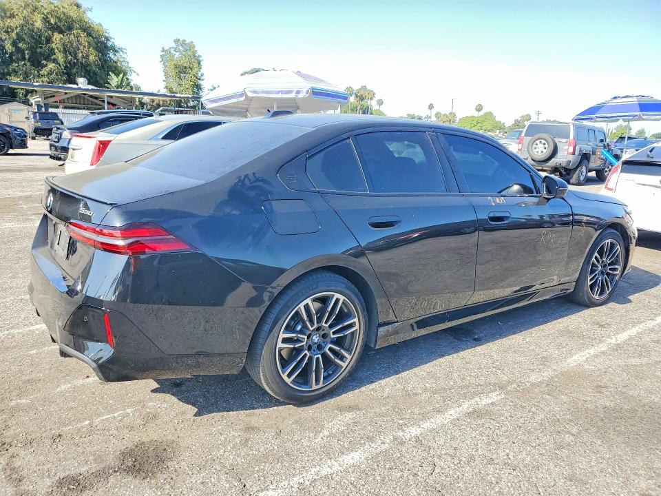 57149546 :رقم المزاد ، WBA43FJ00RCS32245 vin ، 2024 Bmw 530 مزاد بيع