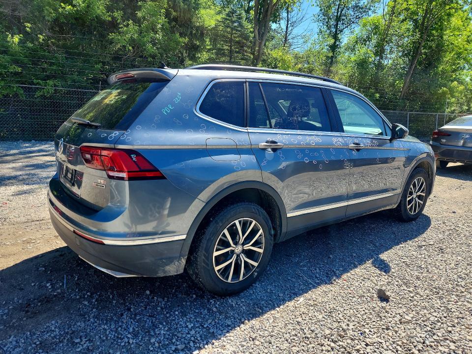 Продажа на аукционе авто 2018 Volkswagen Tiguan, vin: 3VV2B7AX2JM200479, номер лота: 58295026