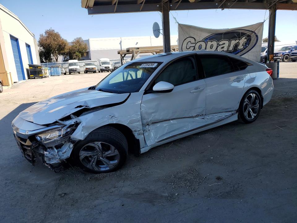 2018 Honda Accord მანქანა იყიდება აუქციონზე, vin: 1HGCV1F45JA026847, აუქციონის ნომერი: 57554096