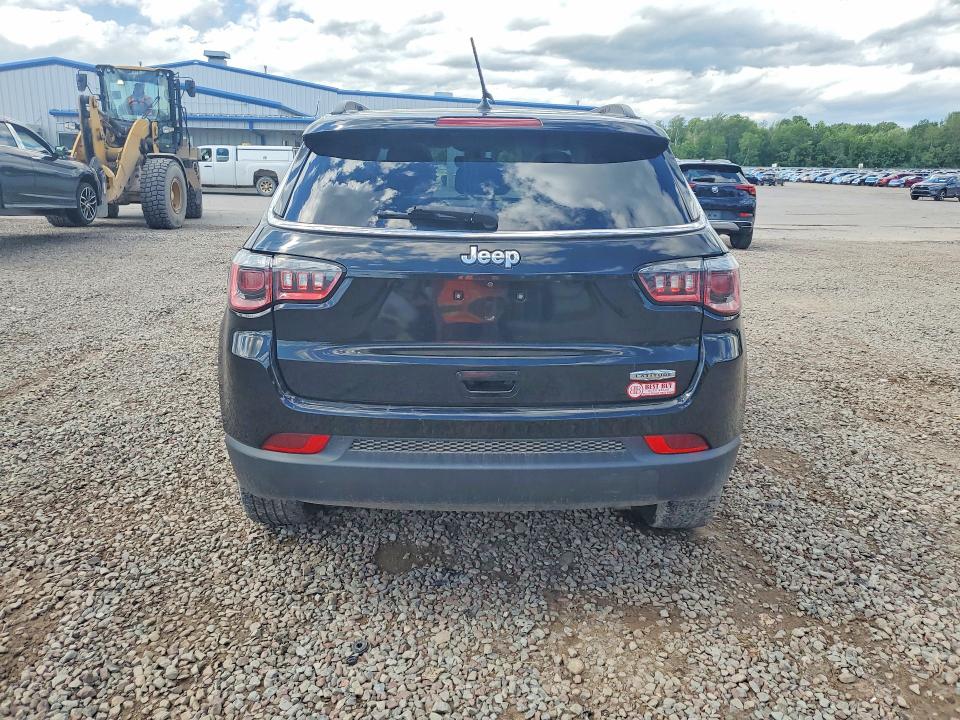 57497566 :رقم المزاد ، 3C4NJCBB4JT468837 vin ، 2018 Jeep Compass مزاد بيع