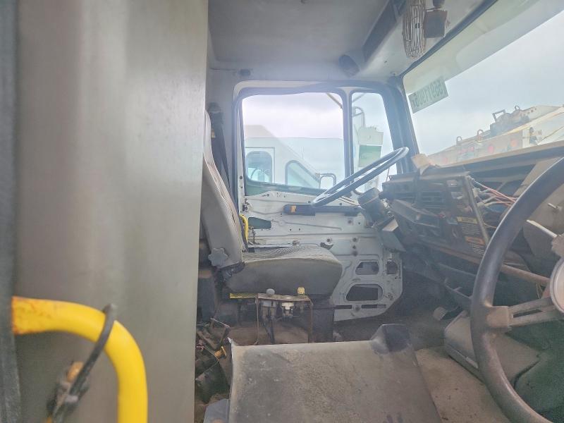 1999 Freightliner Fl70 მანქანა იყიდება აუქციონზე, vin: 1FV6HJBA7XHA84562, აუქციონის ნომერი: 55911906