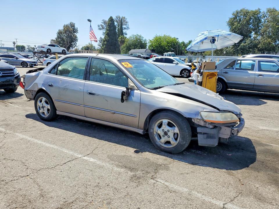 56331486 :رقم المزاد ، JHMCG6685YC005437 vin ، 2000 Honda Accord مزاد بيع