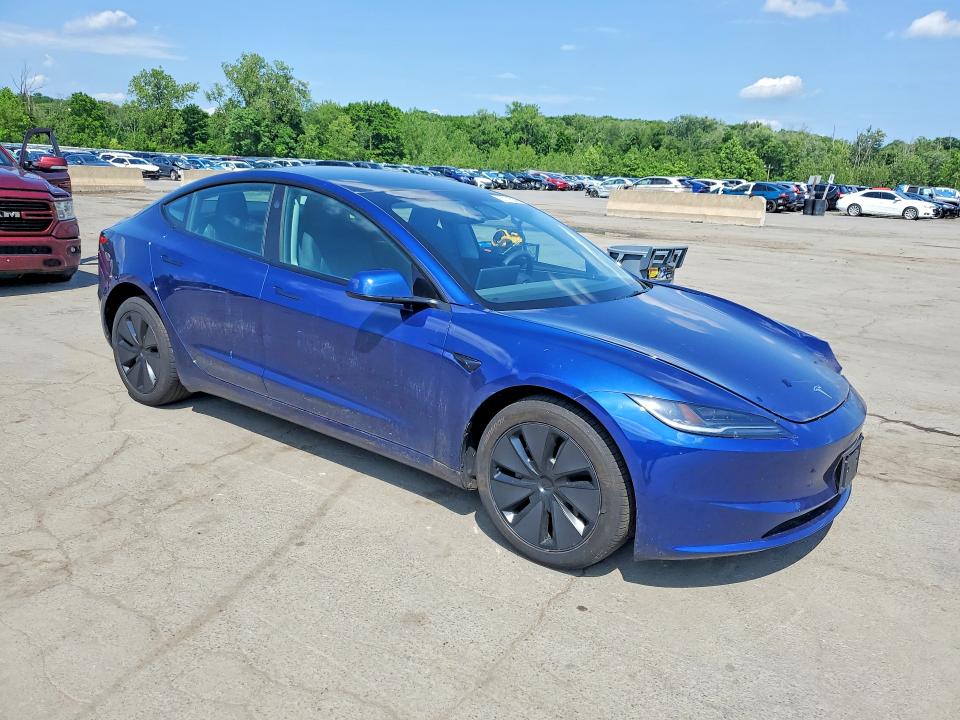 57110996 :رقم المزاد ، 5YJ3E1EB0SF922710 vin ، 2025 Tesla Model 3 مزاد بيع