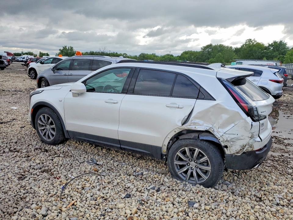 57739626 :رقم المزاد ، 1GYFZFR4XLF064454 vin ، 2020 Cadillac Xt4 مزاد بيع