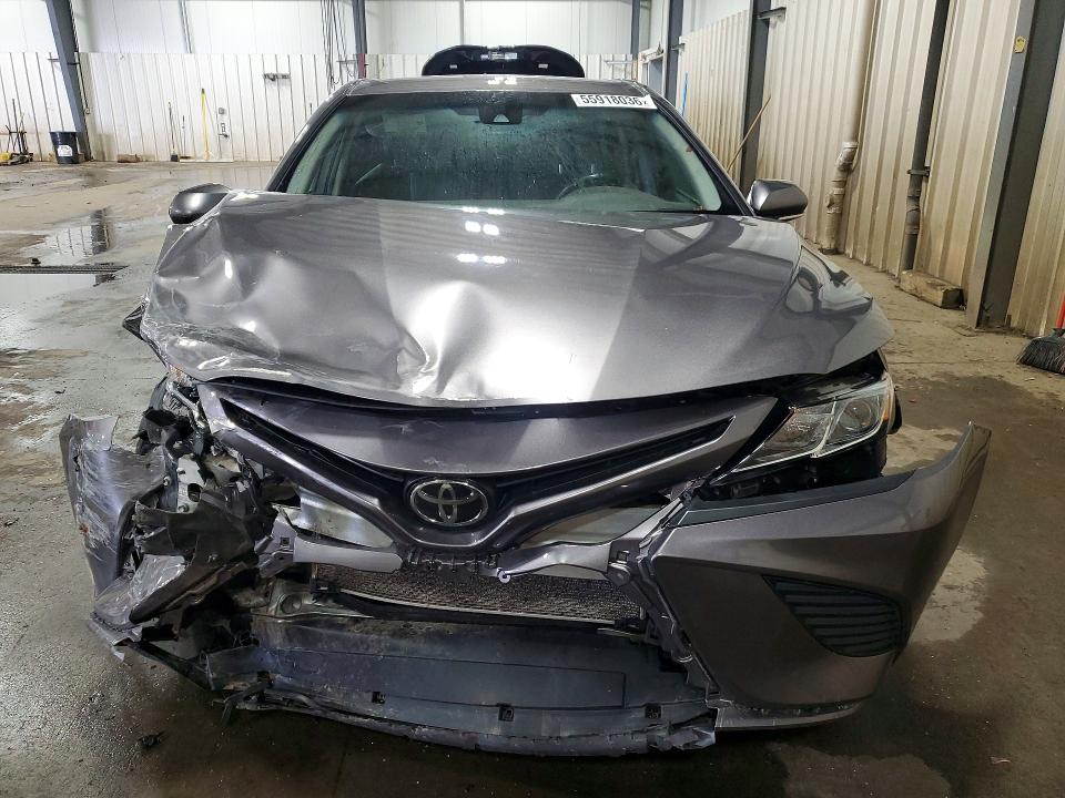 2020 Toyota Camry მანქანა იყიდება აუქციონზე, vin: 4T1G11BK9LU015847, აუქციონის ნომერი: 55918036