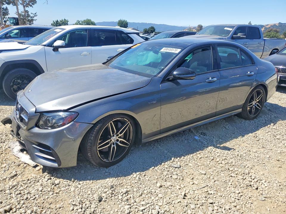 58646576 :رقم المزاد ، WDDZF6EB0JA403643 vin ، 2018 Mercedes-benz E مزاد بيع