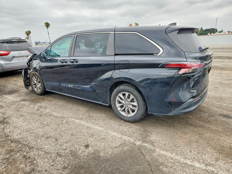 58321456 :رقم المزاد ، 5TDKRKEC6NS123982 vin ، 2022 Toyota Sienna مزاد بيع
