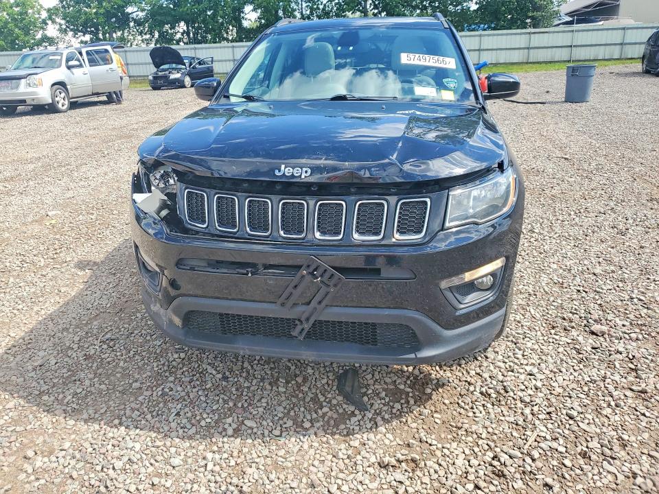 57497566 :رقم المزاد ، 3C4NJCBB4JT468837 vin ، 2018 Jeep Compass مزاد بيع