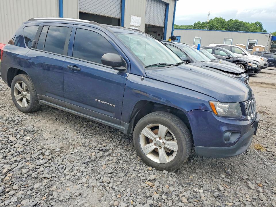 58638136 :رقم المزاد ، 1C4NJDBB7GD662881 vin ، 2016 Jeep Compass مزاد بيع