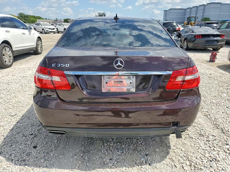 57144606 :رقم المزاد ، WDDHF5GB4BA498681 vin ، 2011 Mercedes-benz E مزاد بيع