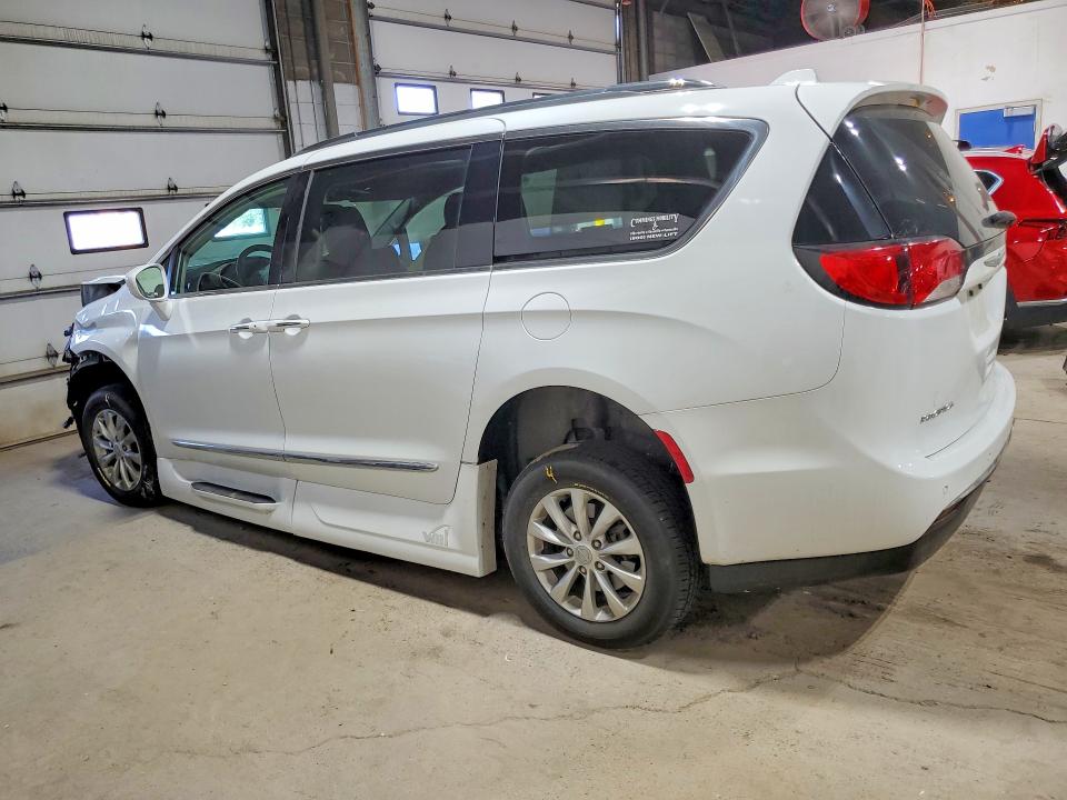 Продаж на аукціоні авто 2018 Chrysler Pacifica, vin: 2C4RC1BGXJR269466, номер лоту: 55622186