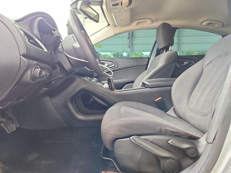 2015 Chrysler 200 მანქანა იყიდება აუქციონზე, vin: 1C3CCCAB3FN580303, აუქციონის ნომერი: 57137406