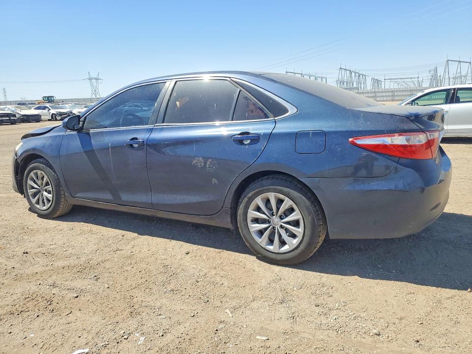 55593546 :رقم المزاد ، 4T1BF1FK5FU997435 vin ، 2015 Toyota Camry مزاد بيع