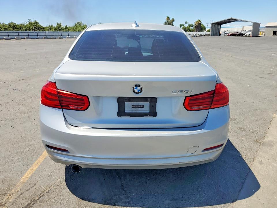 2017 Bmw 320 მანქანა იყიდება აუქციონზე, vin: WBA8E1G56HNU14875, აუქციონის ნომერი: 59287106