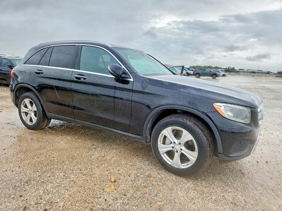57370216 :رقم المزاد ، WDC0G4JB3HF135463 vin ، 2017 Mercedes-benz Glc مزاد بيع