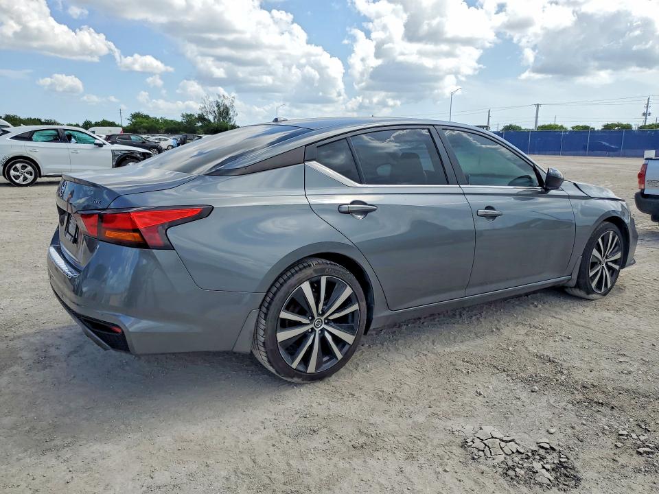 58055086 :رقم المزاد ، 1N4BL4CV0MN385797 vin ، 2021 Nissan Altima مزاد بيع