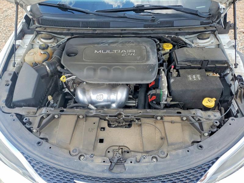 59136346 :رقم المزاد ، 1C3CCCAB3FN692096 vin ، 2015 Chrysler 200 مزاد بيع