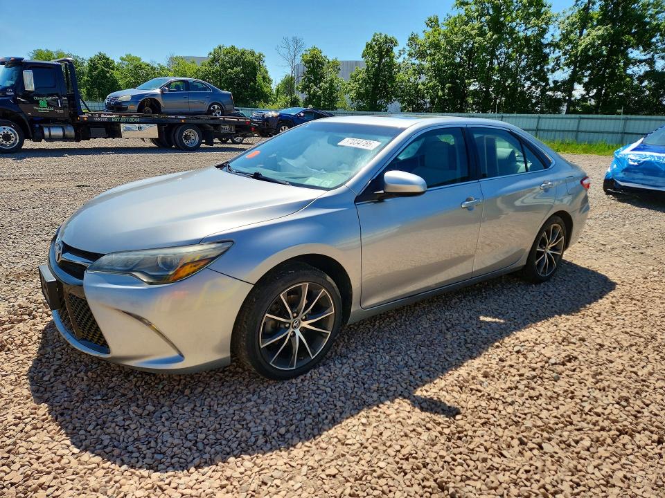 57034786 :رقم المزاد ، 4T1BK1FK5HU580282 vin ، 2017 Toyota Camry مزاد بيع