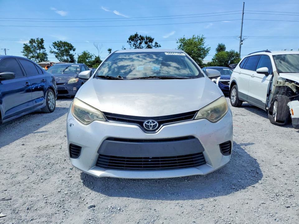 56641106 :رقم المزاد ، 2T1BURHEXFC390167 vin ، 2015 Toyota Corolla مزاد بيع