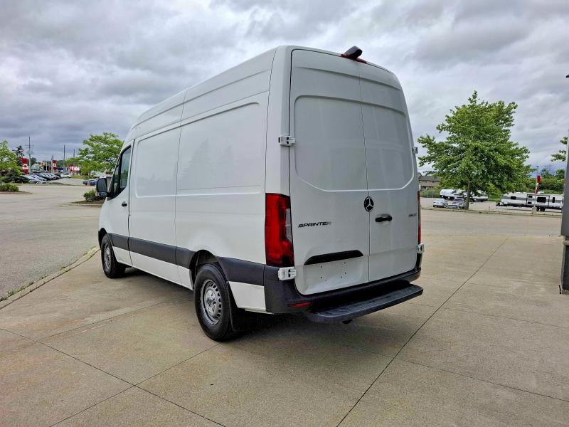58500926 :رقم المزاد ، W1Y4DBHY4MP333208 vin ، 2021 Mercedes-benz Sprinter مزاد بيع