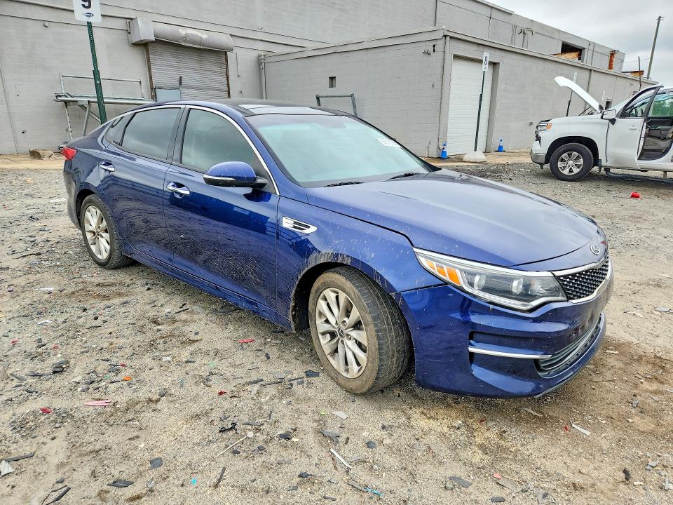 58518396 :رقم المزاد ، 5XXGU4L33HG142062 vin ، 2017 Kia Optima مزاد بيع