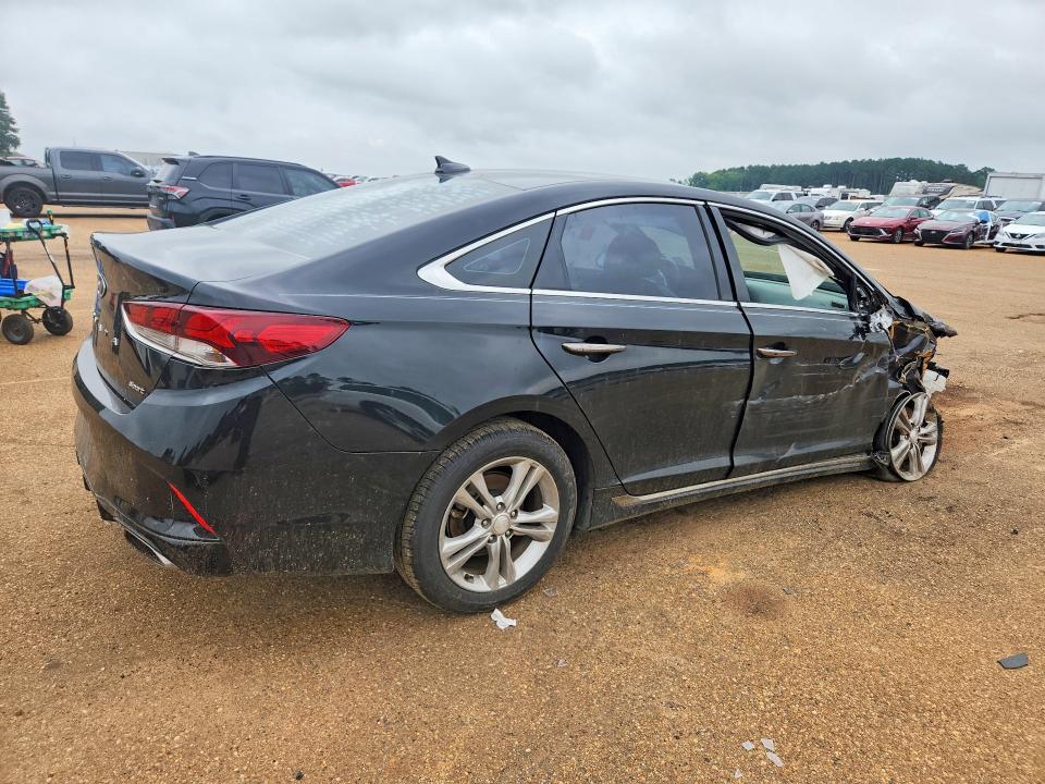 55650636 :رقم المزاد ، 5NPE34AF9JH597922 vin ، 2018 Hyundai Sonata مزاد بيع