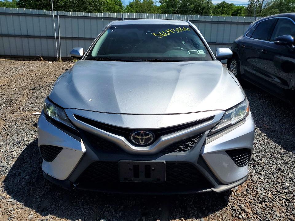 2018 Toyota Camry მანქანა იყიდება აუქციონზე, vin: 4T1B11HK7JU620836, აუქციონის ნომერი: 56643066