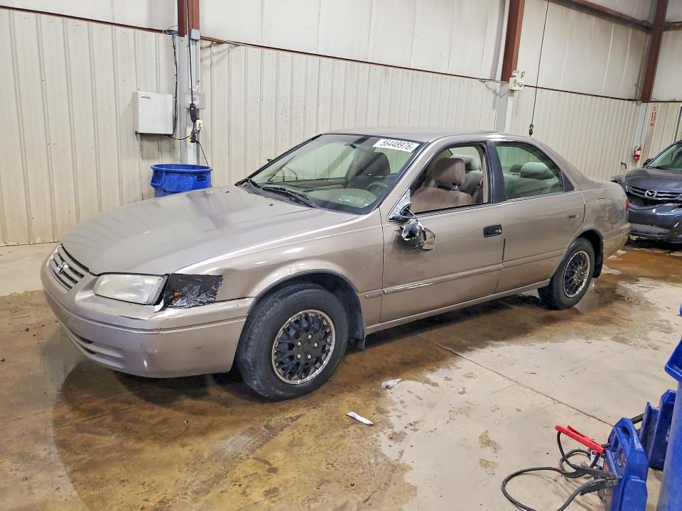 56448976 :رقم المزاد ، 4T1BG22K1XU415373 vin ، 1999 Toyota Camry مزاد بيع
