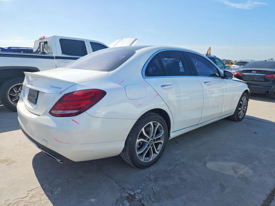 58948006 :رقم المزاد ، 55SWF4KB6HU221418 vin ، 2017 Mercedes-benz C مزاد بيع