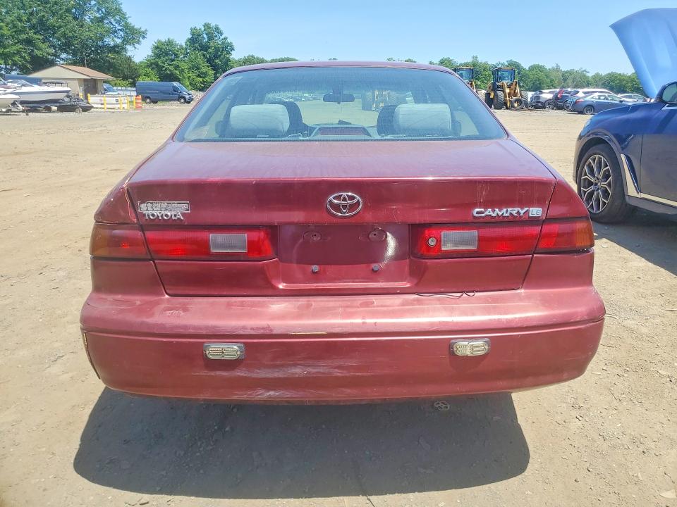 55781566 :رقم المزاد ، 4T1BG22K3XU407131 vin ، 1999 Toyota Camry مزاد بيع