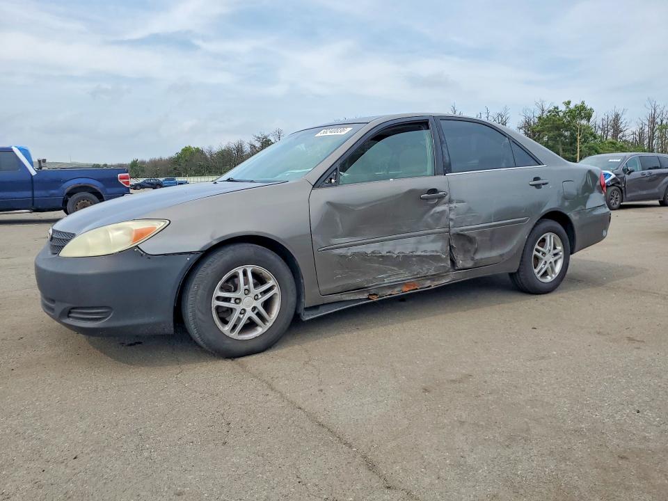 58240036 :رقم المزاد ، 4T1BE32K02U610577 vin ، 2002 Toyota Camry مزاد بيع