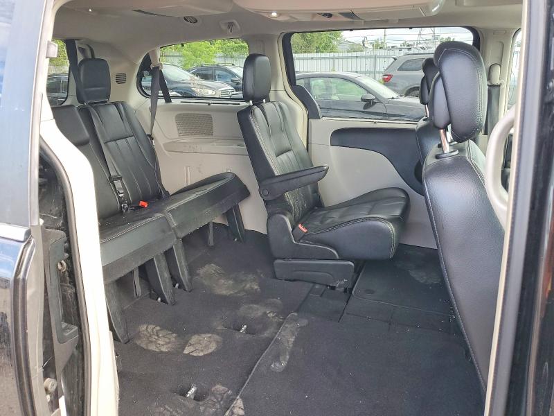 57267996 :رقم المزاد ، 2C4RC1CG8FR636600 vin ، 2015 Chrysler Town & Country مزاد بيع