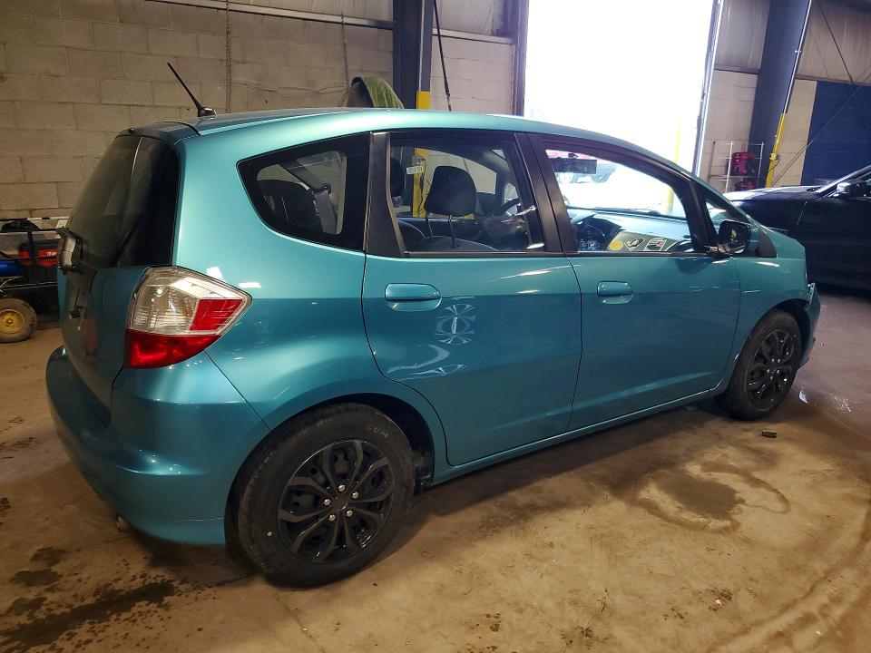 56933396 :رقم المزاد ، JHMGE8H30DC036948 vin ، 2013 Honda Fit مزاد بيع