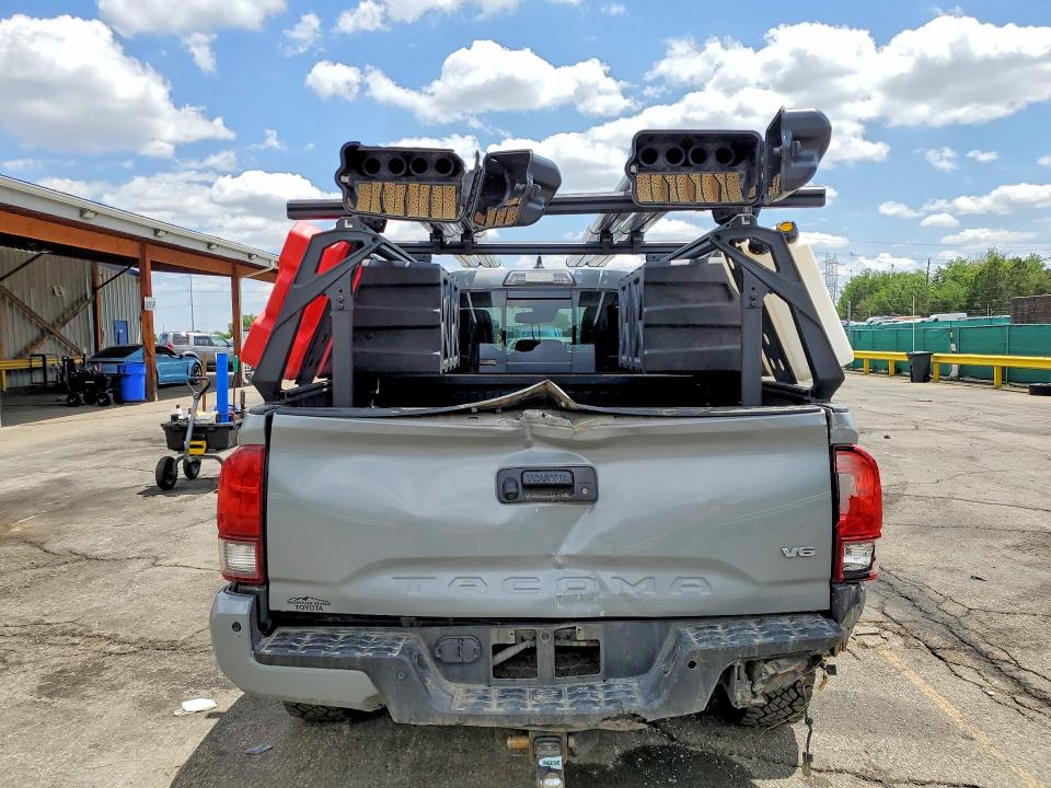 Продажа на аукционе авто 2018 Toyota Tacoma, vin: 3TMCZ5AN9JM145790, номер лота: 55704266