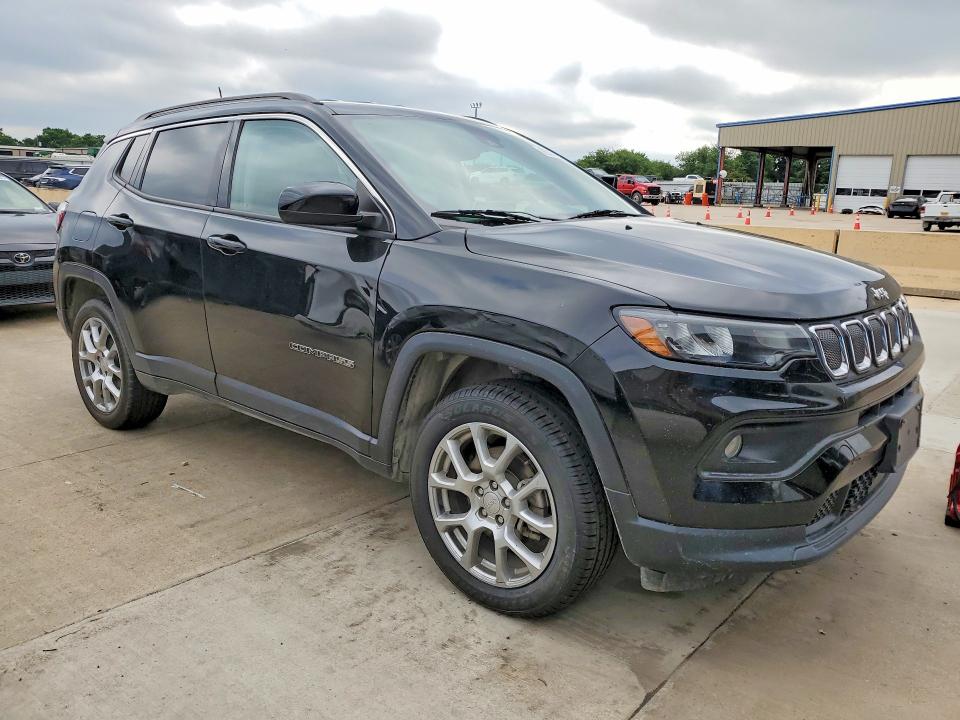 55806356 :رقم المزاد ، 3C4NJDFB2NT214601 vin ، 2022 Jeep Compass مزاد بيع