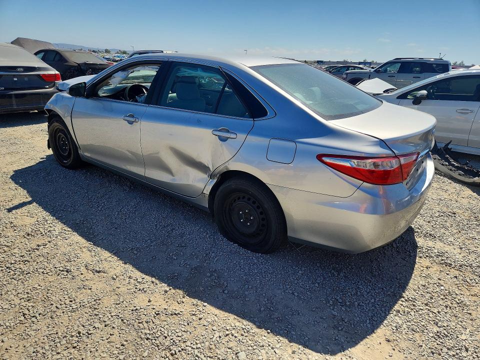 57758406 :رقم المزاد ، 4T1BF1FK7HU438164 vin ، 2017 Toyota Camry مزاد بيع