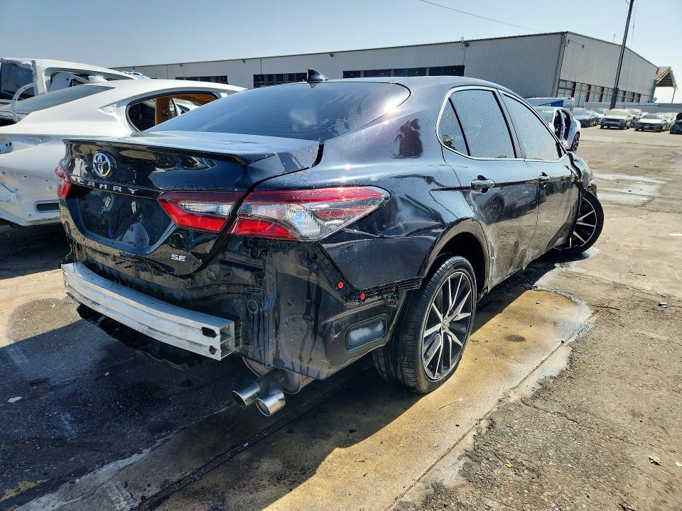 Продаж на аукціоні авто 2021 Toyota Camry, vin: 4T1G11AK7MU490075, номер лоту: 53619956
