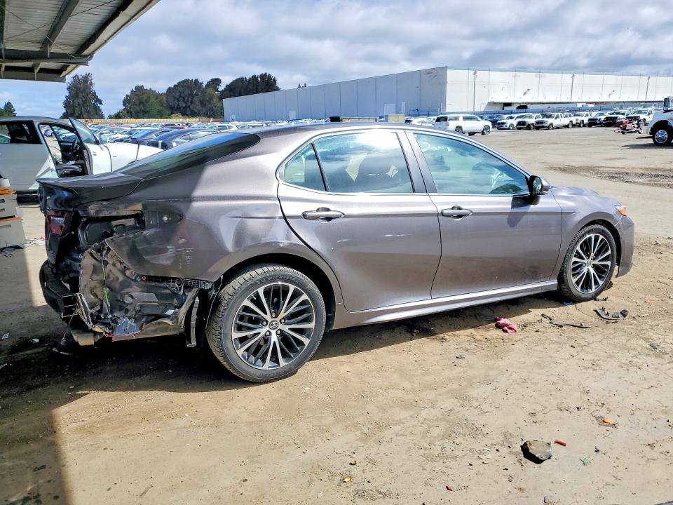 Продажа на аукционе авто 2018 Toyota Camry, vin: 4T1B11HK2JU157892, номер лота: 56893076
