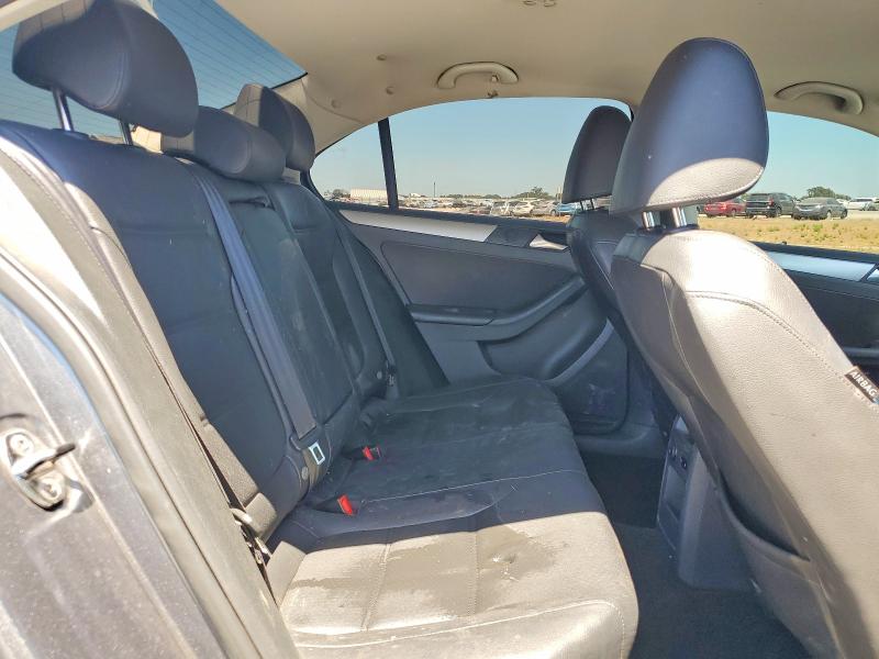 58777796 :رقم المزاد ، 3VWDP7AJ2DM218504 vin ، 2013 Volkswagen Jetta مزاد بيع