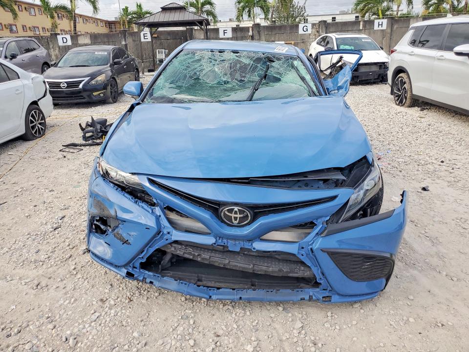 2023 Toyota Camry მანქანა იყიდება აუქციონზე, vin: 4T1G11AK4PU125809, აუქციონის ნომერი: 56562766