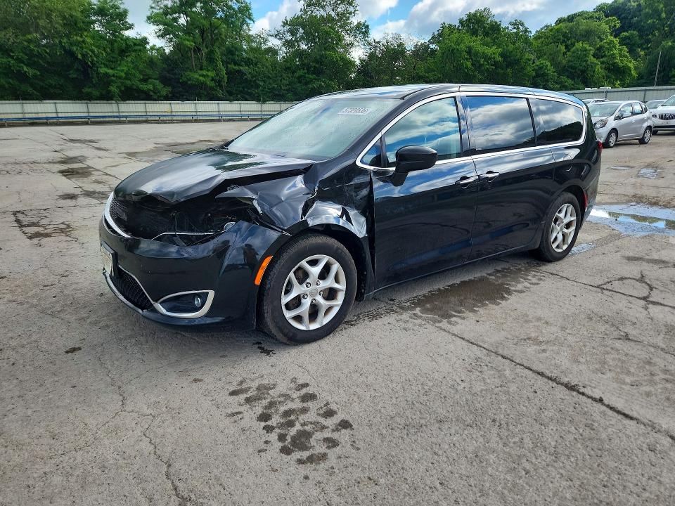 57320536 :رقم المزاد ، 2C4RC1FG2JR122942 vin ، 2018 Chrysler Pacifica مزاد بيع
