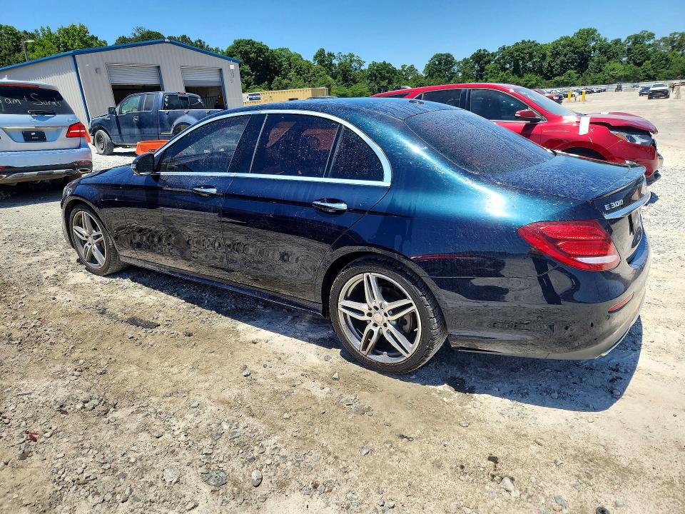 55881596 :رقم المزاد ، WDDZF4JB2HA057602 vin ، 2017 Mercedes-benz E مزاد بيع