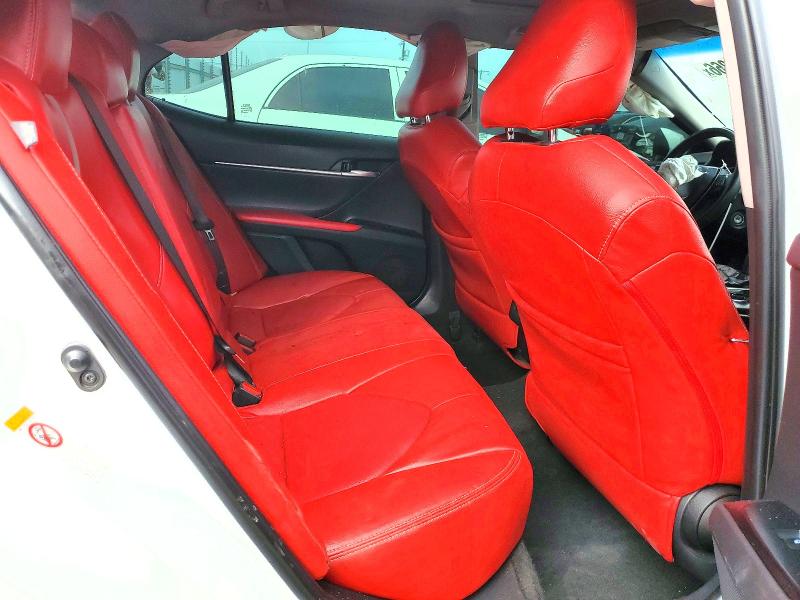 2018 Toyota Camry მანქანა იყიდება აუქციონზე, vin: 4T1B11HK0JU095053, აუქციონის ნომერი: 57266866