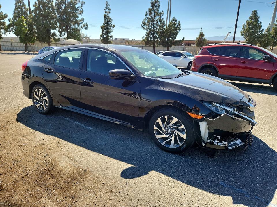 Продажа на аукционе авто 2018 Honda Civic, vin: 2HGFC2F76JH508182, номер лота: 57072876