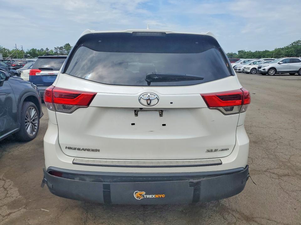 2019 Toyota Highlander მანქანა იყიდება აუქციონზე, vin: 5TDJZRFH9KS615027, აუქციონის ნომერი: 56602846