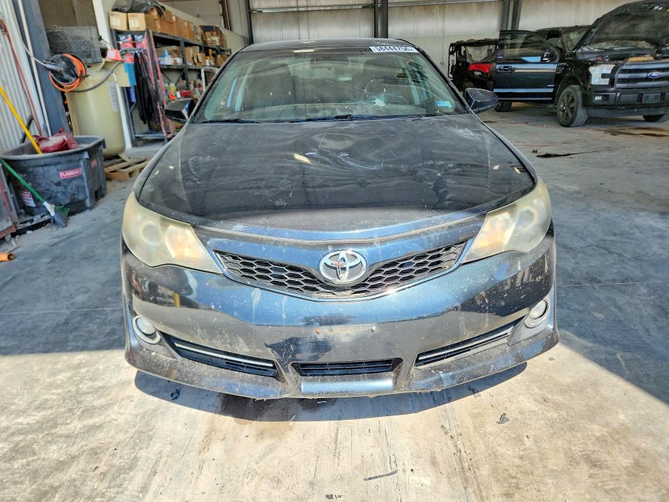 58444756 :رقم المزاد ، 4T1BF1FK4DU670991 vin ، 2013 Toyota Camry مزاد بيع