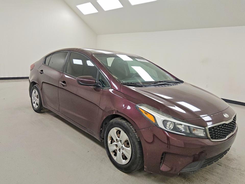 2018 Kia Forte მანქანა იყიდება აუქციონზე, vin: 3KPFK4A75JE258496, აუქციონის ნომერი: 58568956