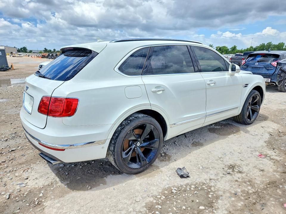 57021386 :رقم المزاد ، SJAAC2ZV0JC018473 vin ، 2018 Bentley Bentayga مزاد بيع