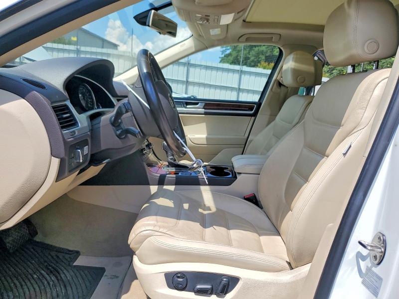 56712986 :رقم المزاد ، WVGEP9BP9ED008674 vin ، 2014 Volkswagen Touareg مزاد بيع