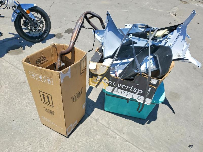 57537976 :رقم المزاد ، JKAEX8B17FDA21044 vin ، 2015 Kawasaki Ex300 مزاد بيع